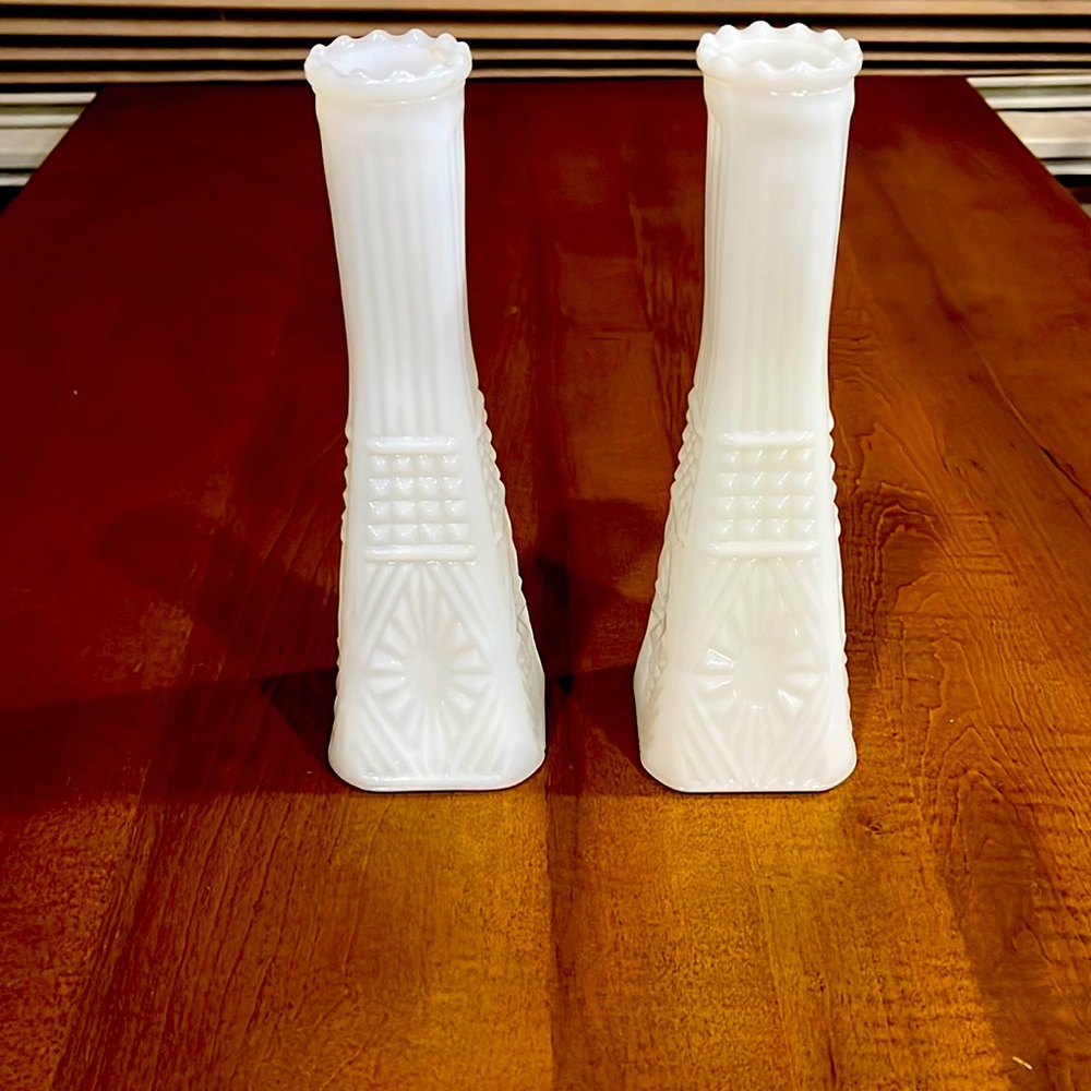 Vintage Starburst White Milk Glass Bud Vase 9”